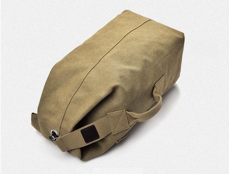 This rucksack has a contemporary yet traditional design.